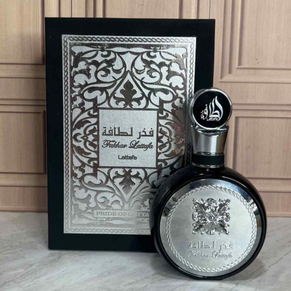 Lattafa Fakhar Black 100ml - Image 2